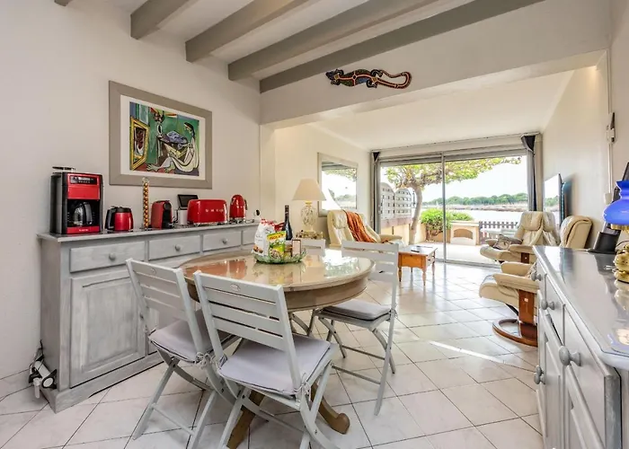 Port Pieds Dans L Eau 6 Personnes